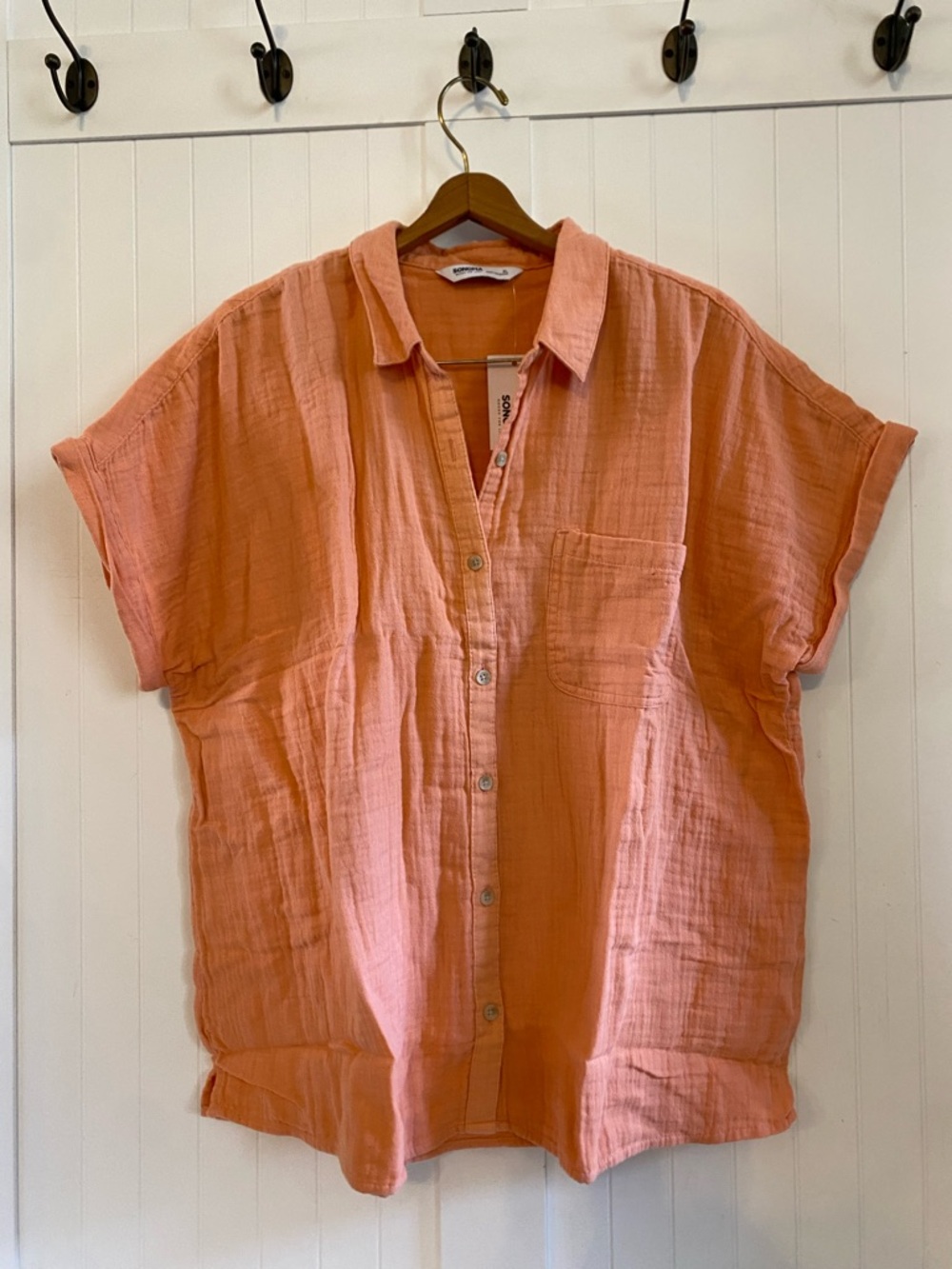 New Women’s Coral Summer Button-up XL NWT